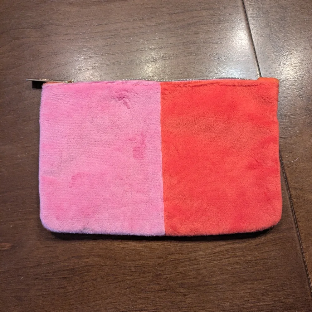 Clinique & Ipsy Cosmetic Bags (3)